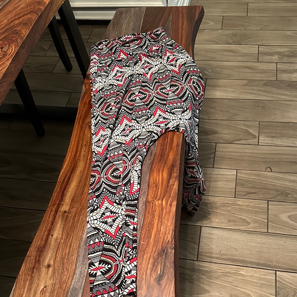 Forever 21 Black and White Tribal Print Leggings